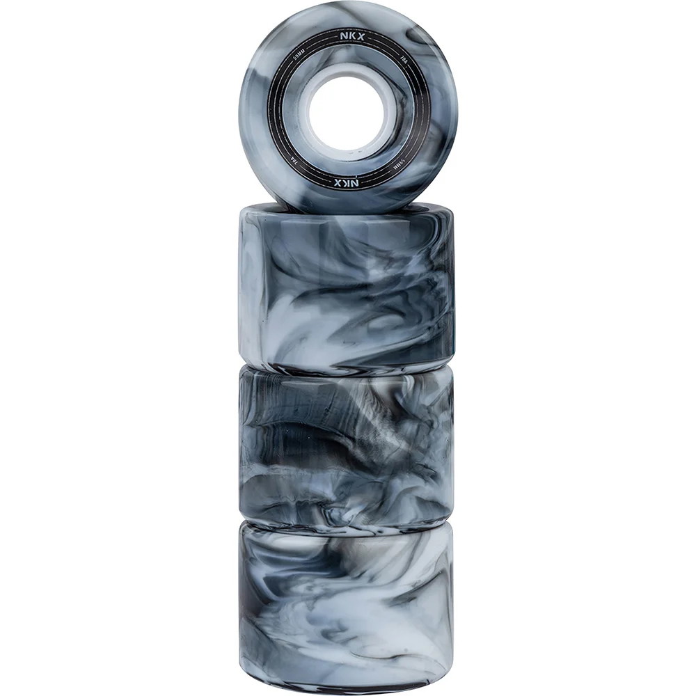 https://cdn.kitenorge.no/media/catalog/product//n/k/nkx_majestic_skateboard_wheel_blackwhite_1_6ae6.jpg