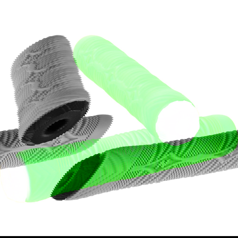https://cdn.kitenorge.no/media/catalog/product//s/c/scooters_components_hand_grips_nkd_diamond_green_01_3e9c.jpg