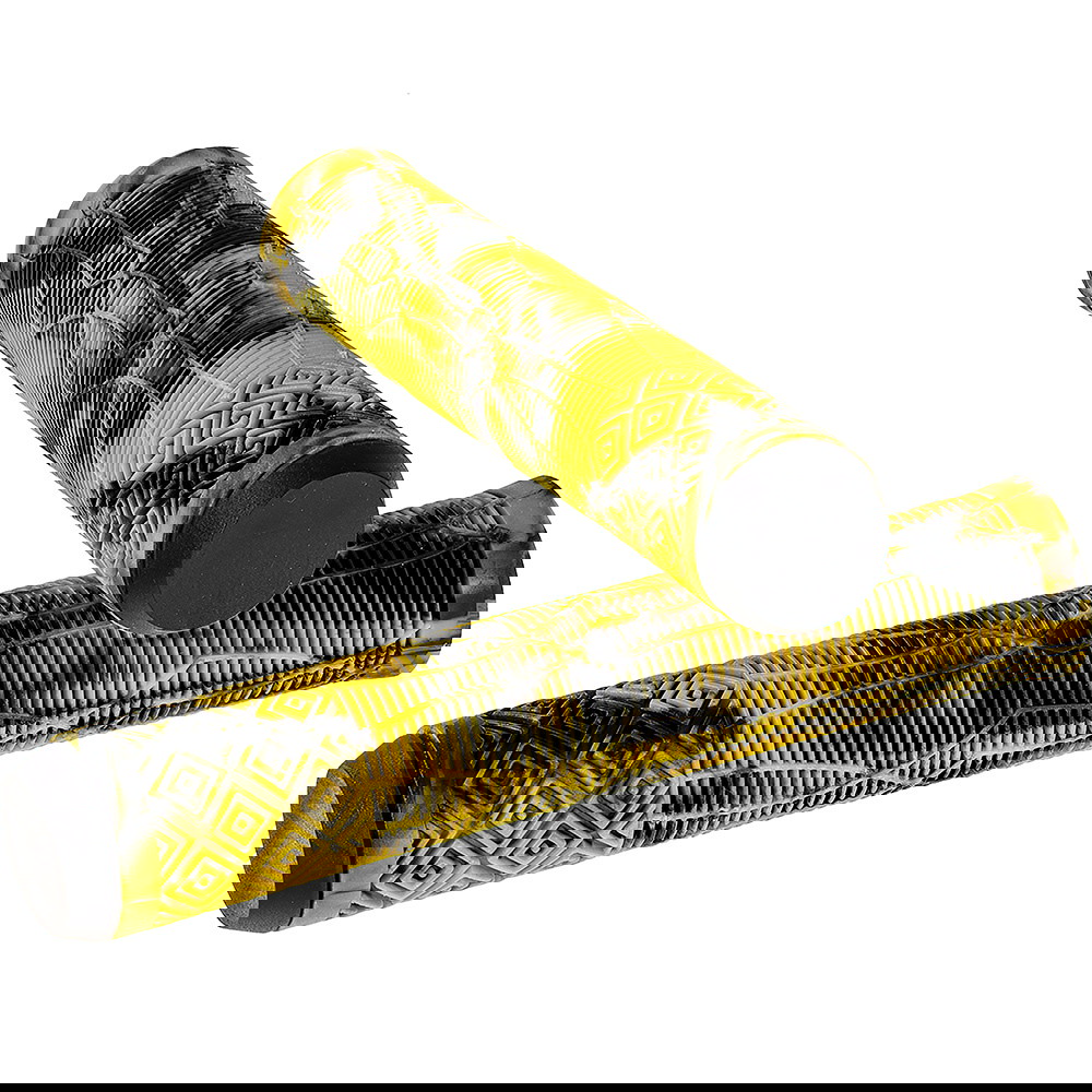 https://cdn.kitenorge.no/media/catalog/product//s/c/scooters_components_hand_grips_nkd_shadow_grips_gold_black_01_1_e664.jpg