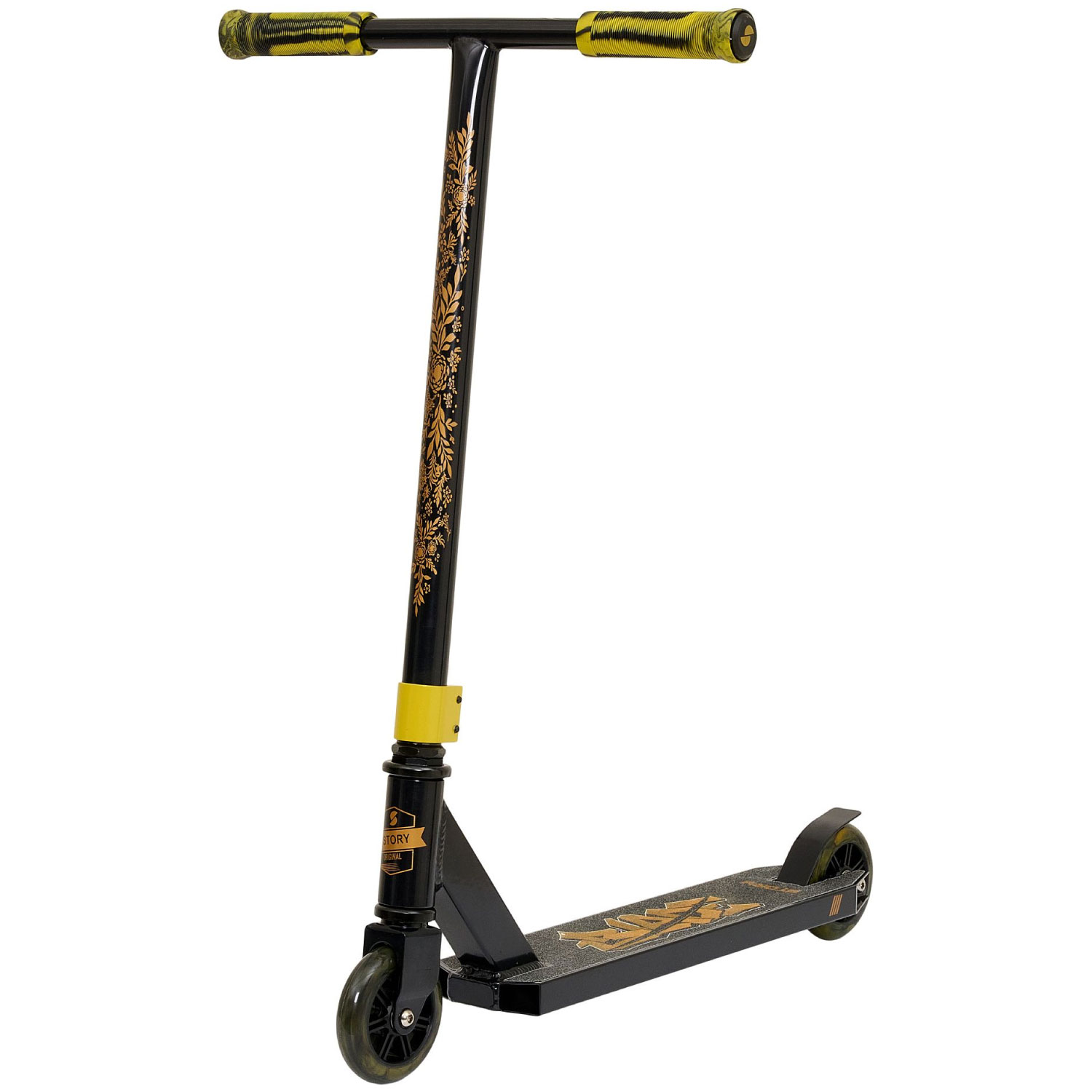 https://cdn.kitenorge.no/media/catalog/product//s/c/scooters_story_blade_black_gold_01_bd7e.jpg